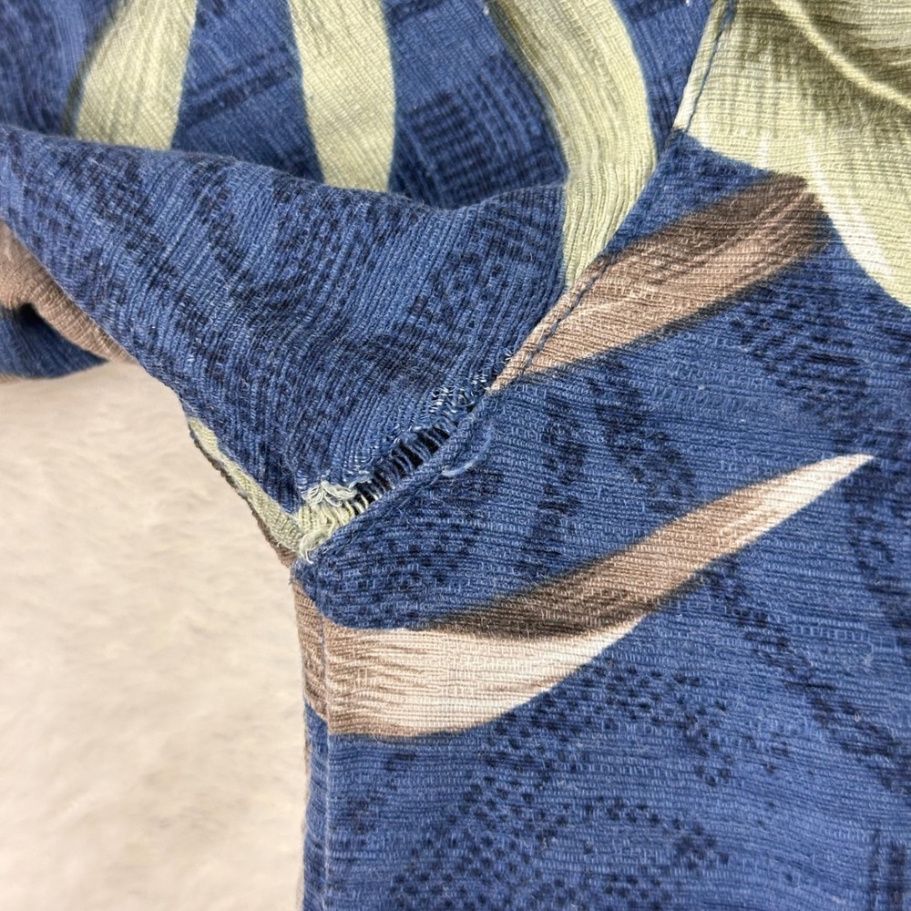 Batik Bay Button Up Mens Relaxed S Blue Tropical Silk Camp Shirt 100% Silk - Picture 7 of 10